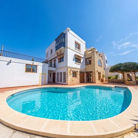 Villa Kampanella - Luxury 7 Bedroom With Pool , Jacuzzi , Panoramic Sea & Sunset Views *