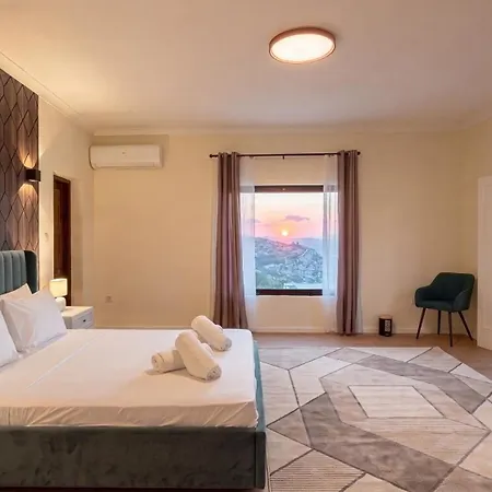 Villa Kampanella - Luxury 7 Bedroom With Pool , Jacuzzi , Panoramic Sea & Sunset Views *