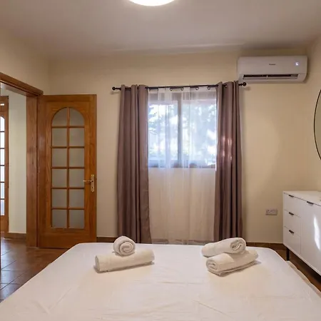 Villa Kampanella - Luxury 7 Bedroom With Pool , Jacuzzi , Panoramic Sea & Sunset Views Madliena