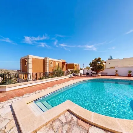 Villa Kampanella - Luxury 7 Bedroom With Pool , Jacuzzi , Panoramic Sea & Sunset Views Madliena